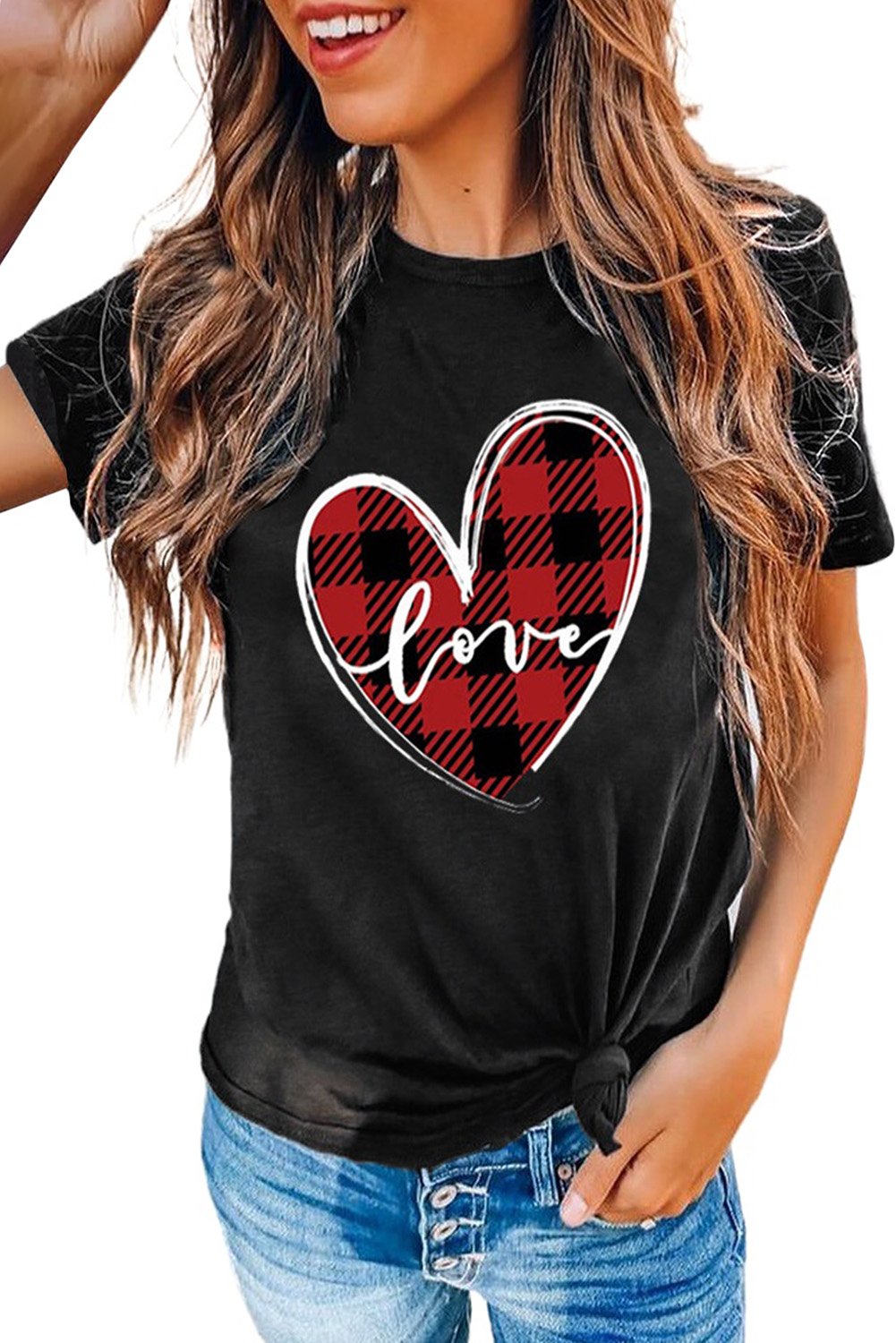 A stylish plaid splicing heart tee featuring a chic design, lightweight fabric, and a comfortable fit, perfect for casual outings.