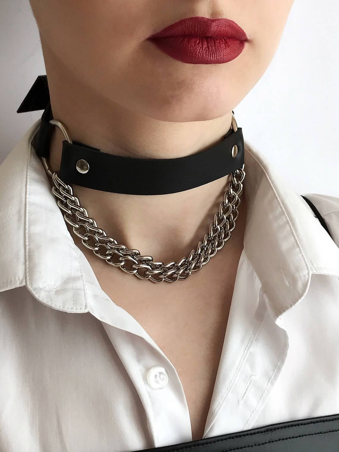 A stylish Punk Pock Choker featuring unique pock detailing, perfect for alternative fashion enthusiasts.