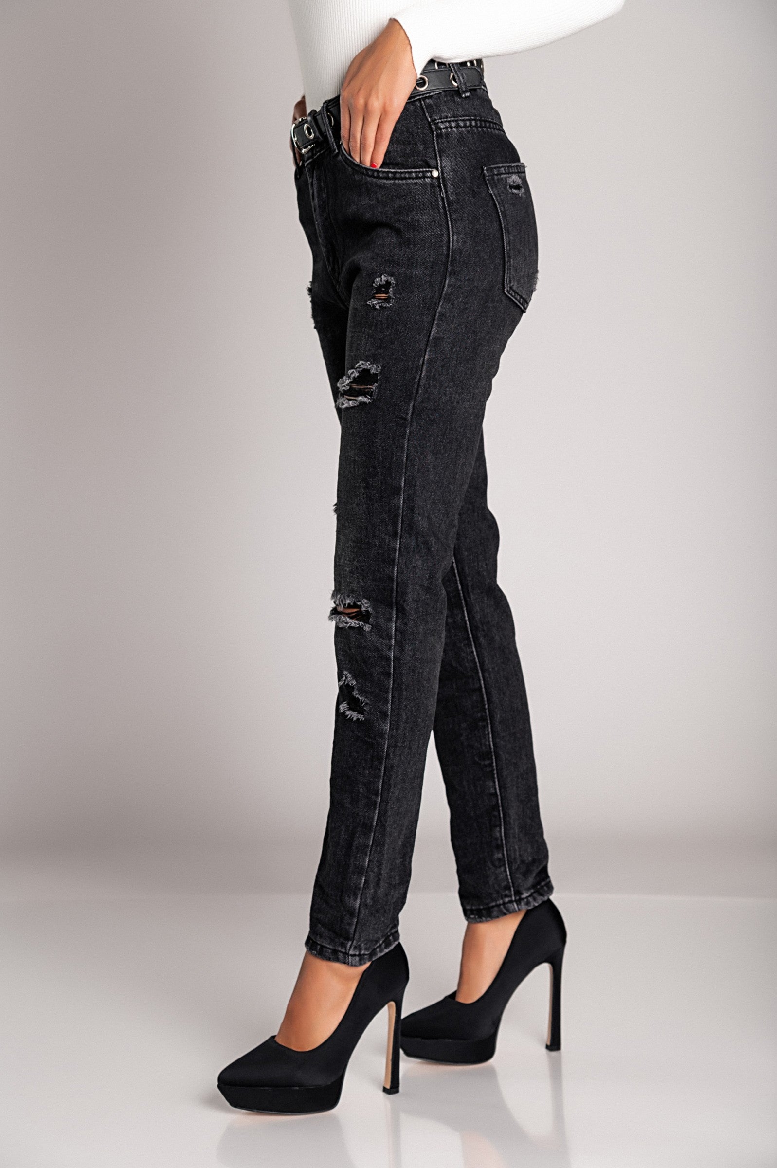 Ripped Mom Jeans Marsura in black featuring stylish rips, straight legs, and included decorative belt.