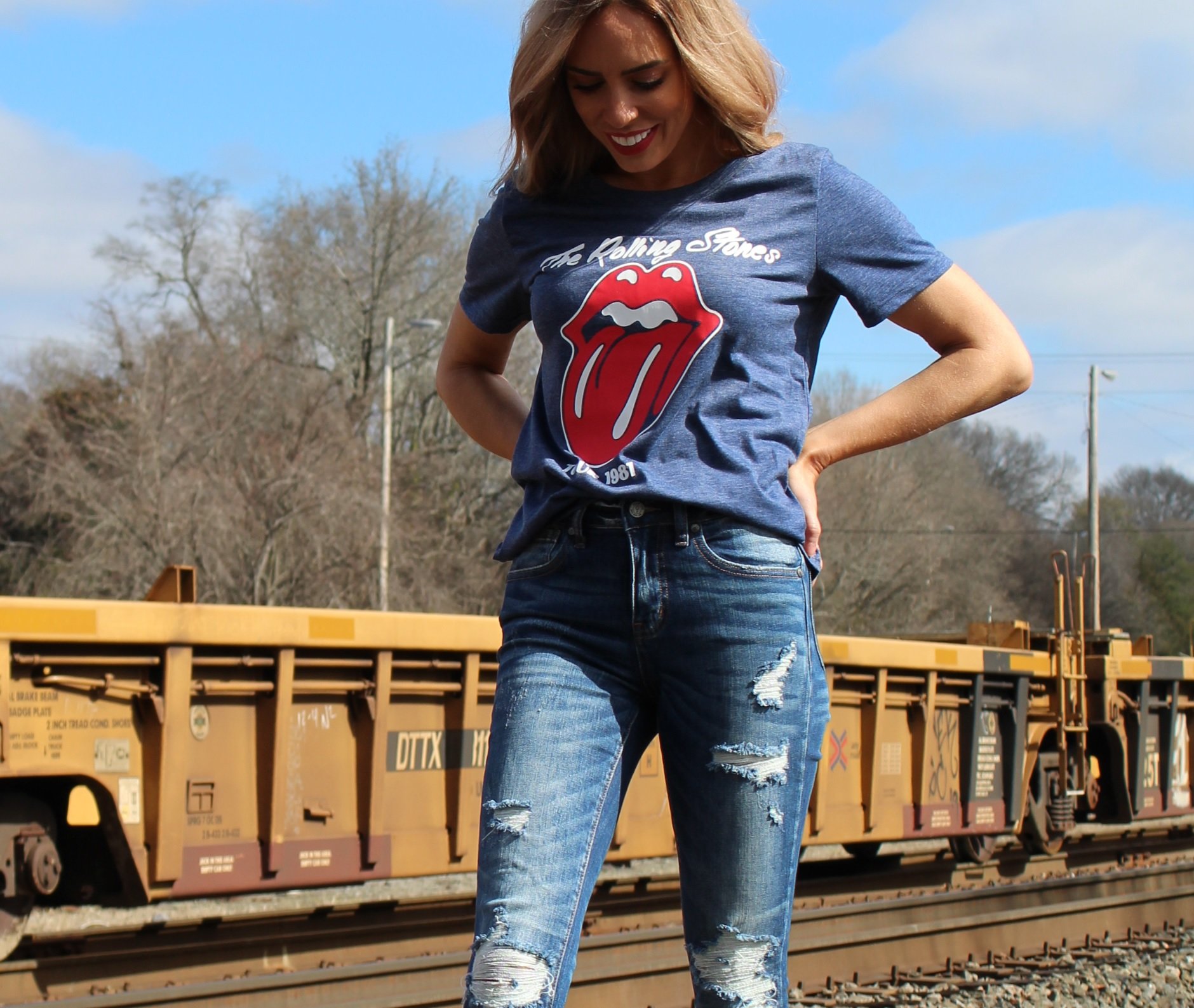 Vintage-inspired Rock and Roll Stones 1981 tour t-shirt featuring a cool graphic design, made from soft cotton and polyester blend.