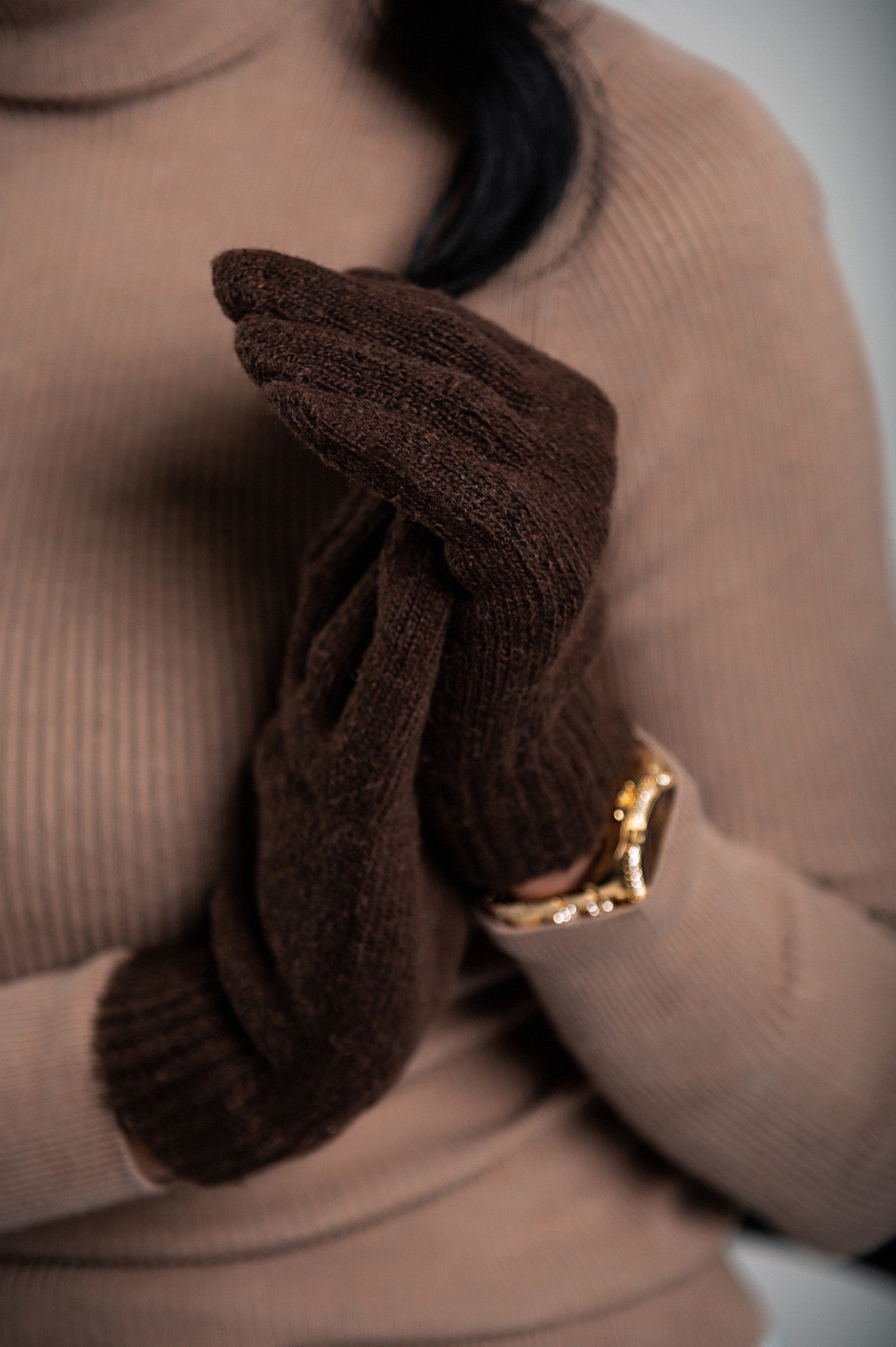 ROKAVICE KENTON - RJAVA, stylish brown wool gloves with a cuffed design for warmth and comfort.