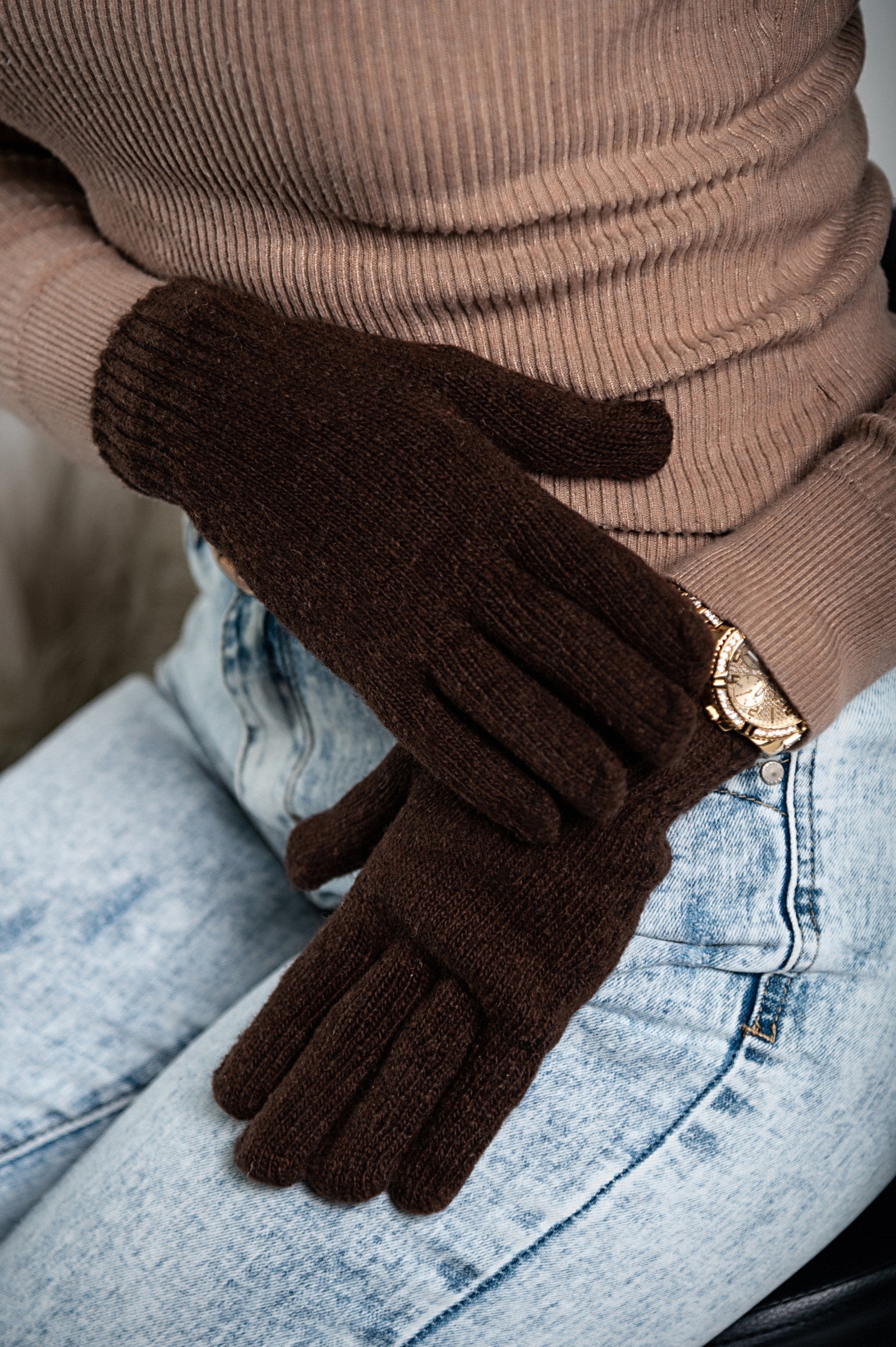 ROKAVICE KENTON - RJAVA, stylish brown wool gloves with a cuffed design for warmth and comfort.