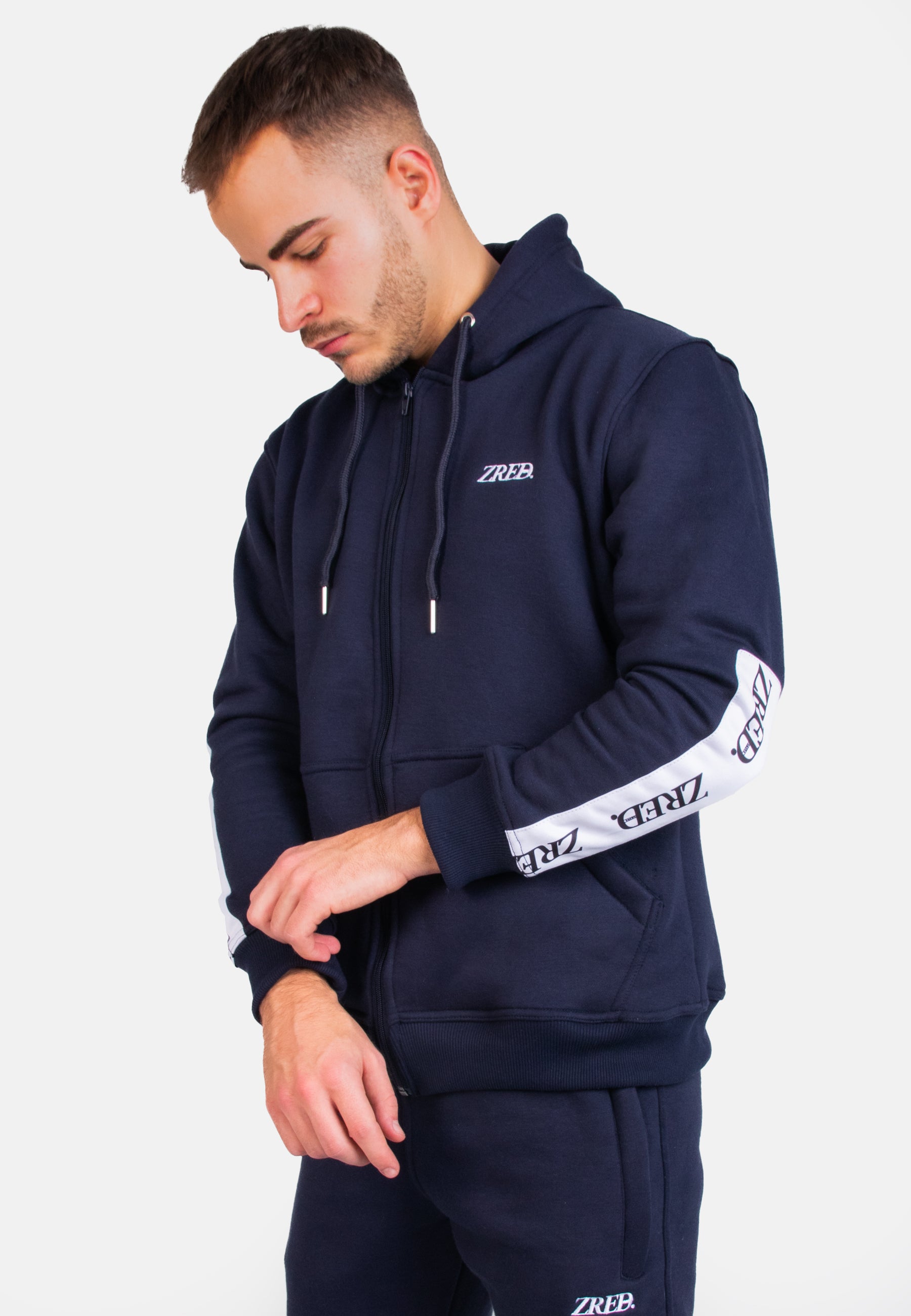 Shape Zipper für Herren in modernem Design, ideal für Sport und Alltag, aus hochwertigem Funktionsmaterial.