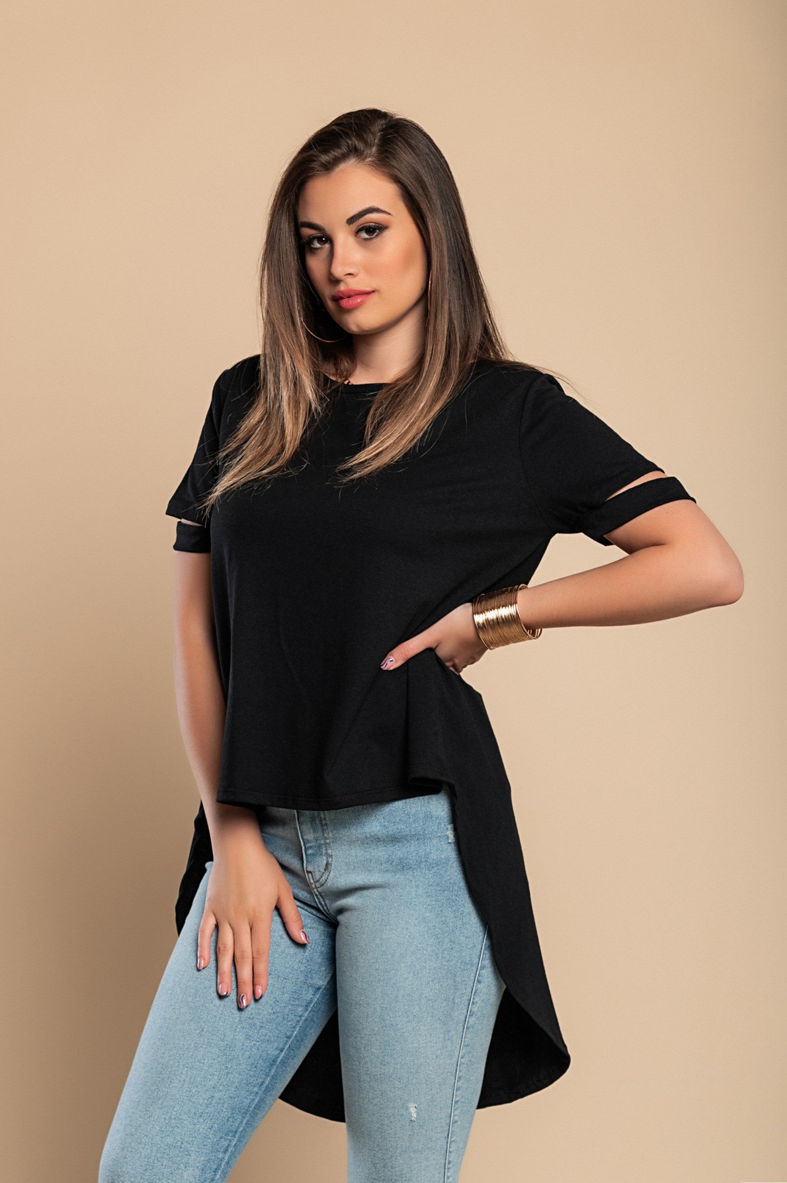 Elegant black SHIRT VEBTURA featuring a round collar and short sleeves, designed with an asymmetric length for a modern look.