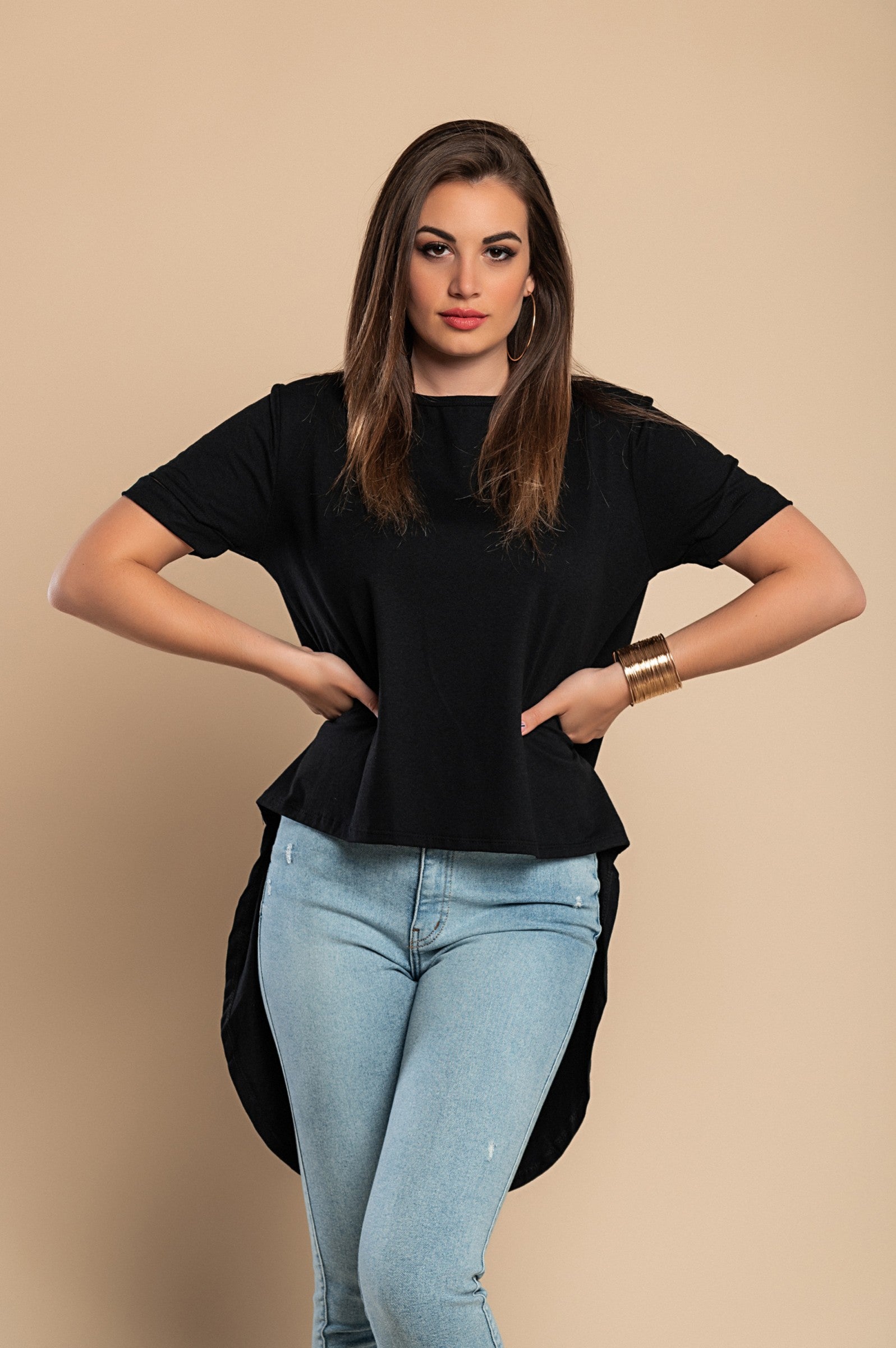 Elegant black SHIRT VEBTURA featuring a round collar and short sleeves, showcasing its asymmetric length design.