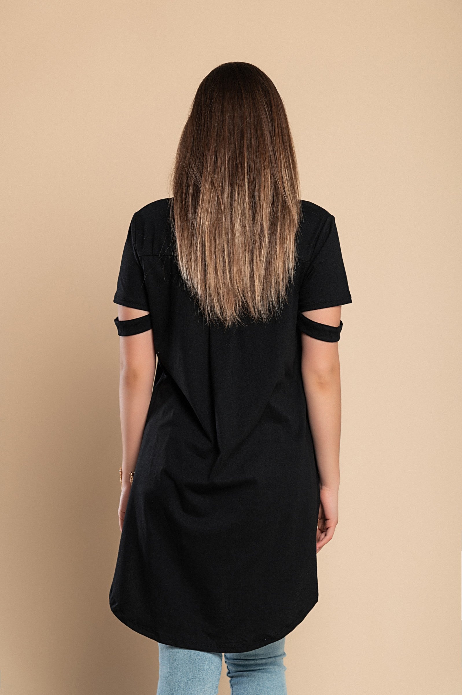 Elegant black SHIRT VEBTURA featuring a round collar and short sleeves, showcasing its asymmetric length design.