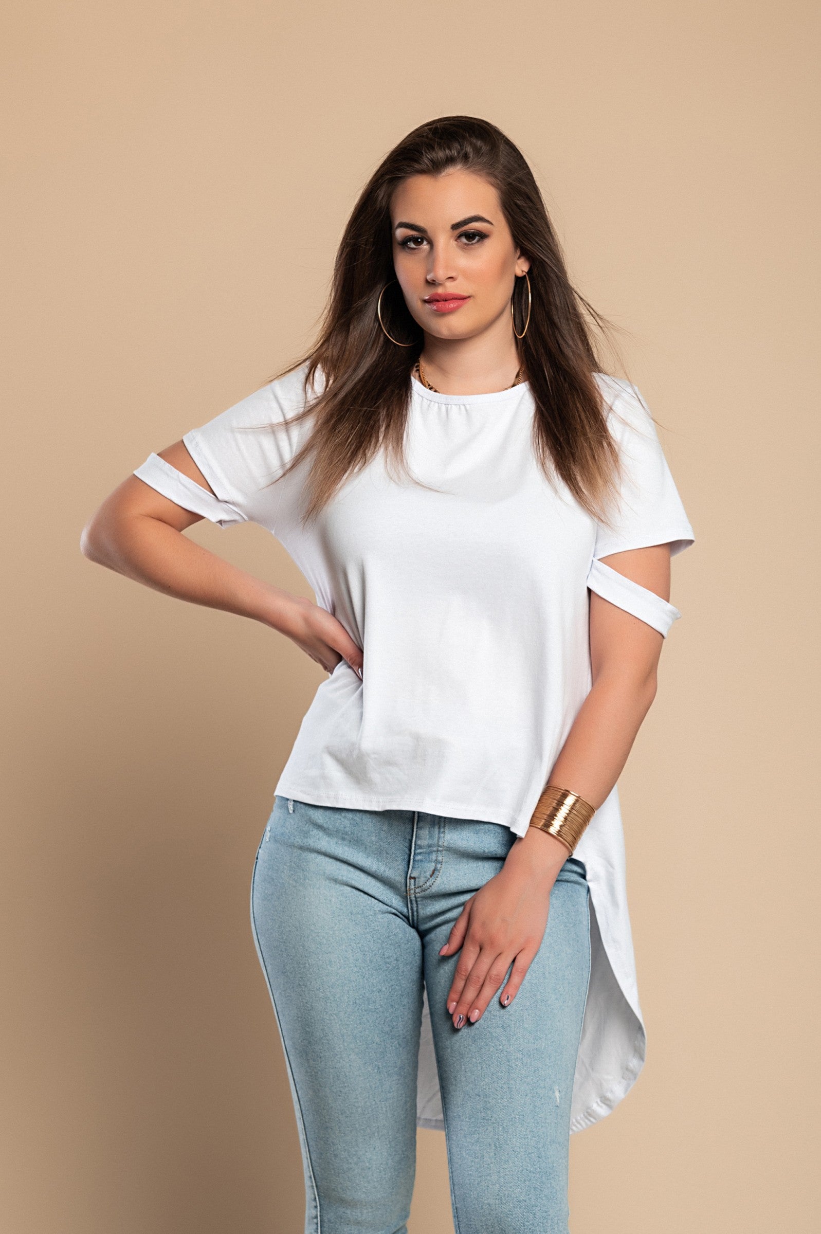 Elegant white SHIRT VEBTURA featuring a round collar and short sleeves, designed with an asymmetric length for a modern look.