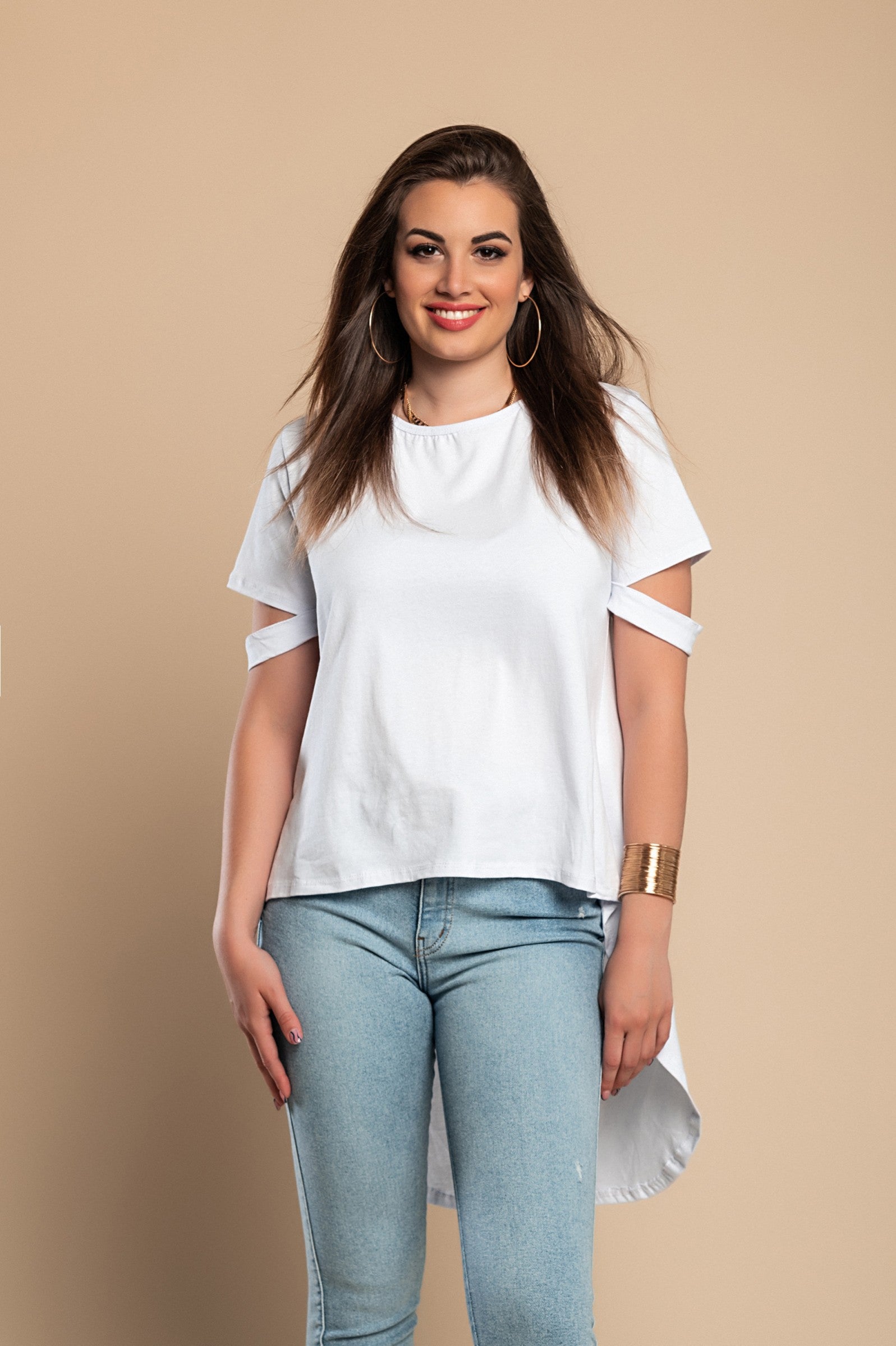 Elegant white SHIRT VEBTURA with round collar and short sleeves, featuring an asymmetric length design.