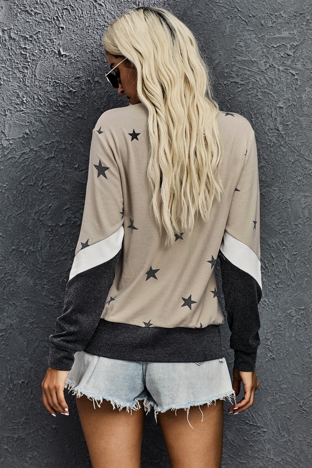 Star Color Block Pullover Sweatshirt featuring a chic colorblock design and star print, perfect for casual wear.