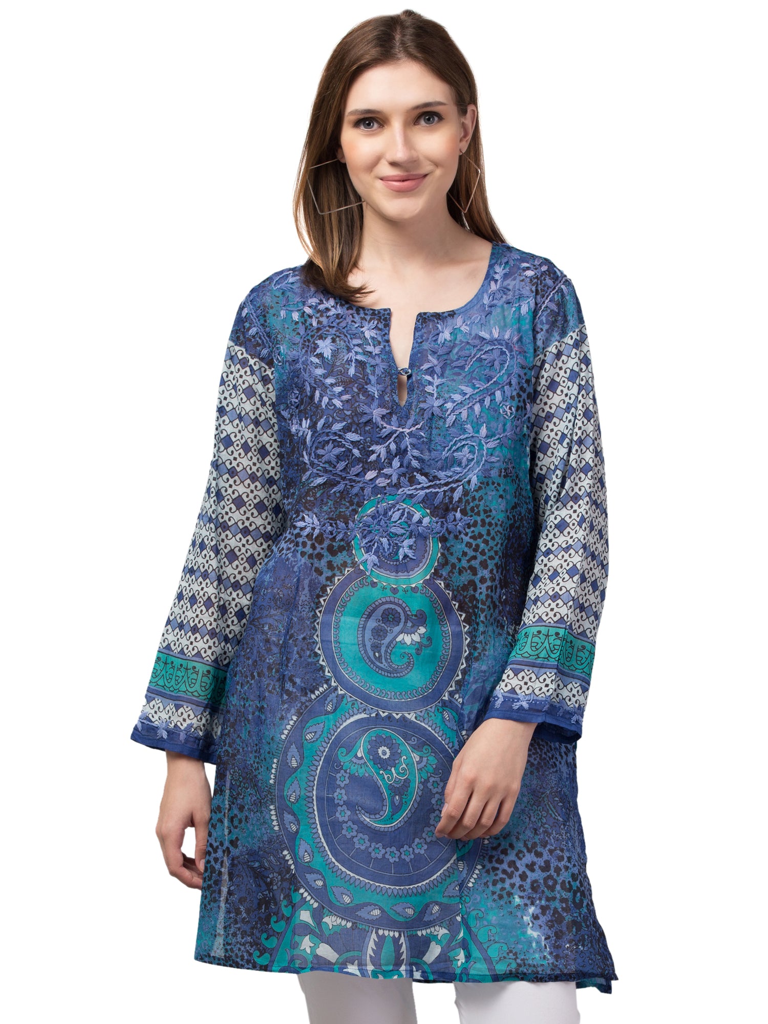 Star Succes Tunic made from 100% Indian cotton, showcasing intricate craftsmanship and elegant design.