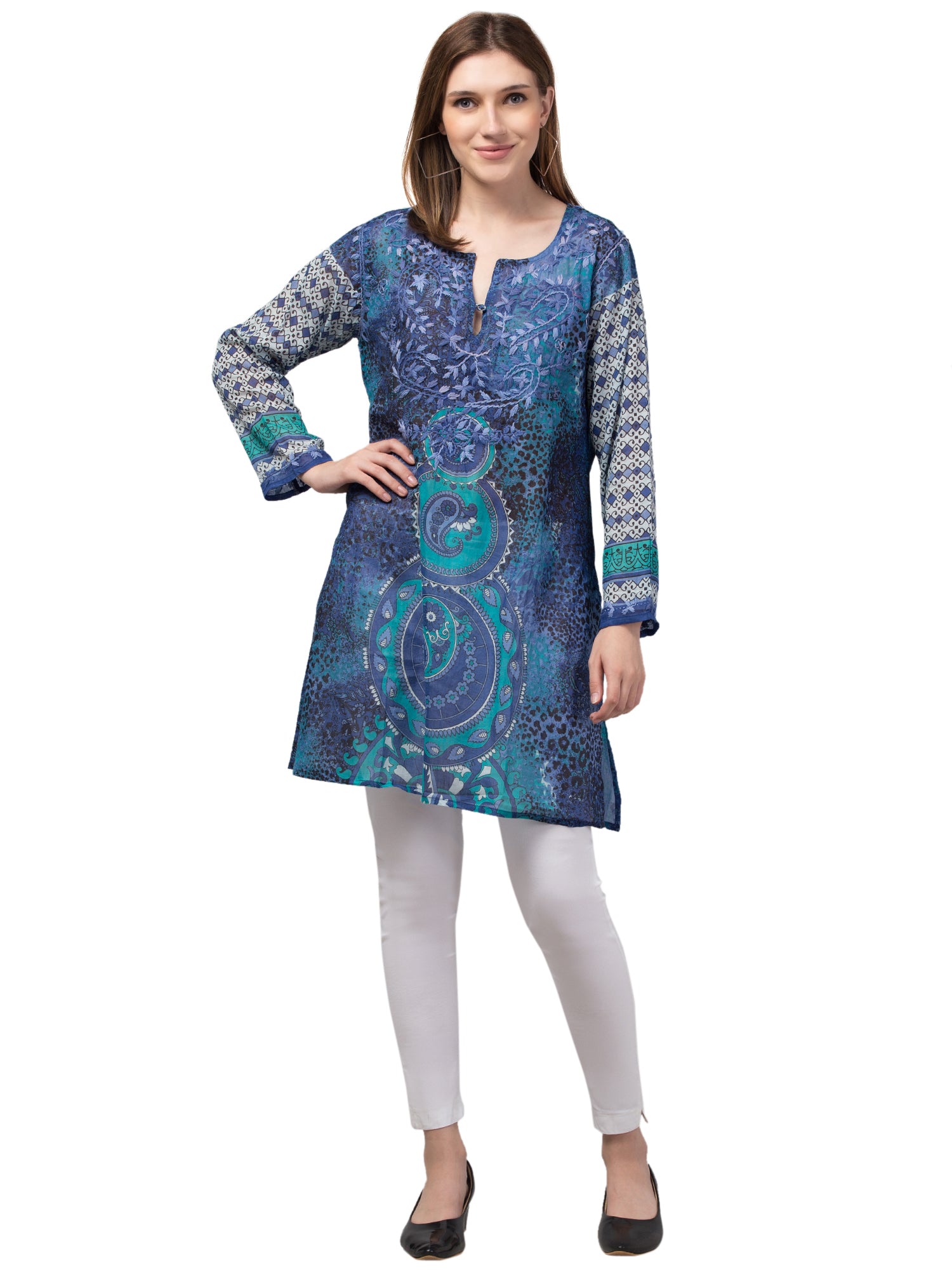 Star Succes Tunic made from 100% Indian cotton, showcasing intricate craftsmanship and elegant design.