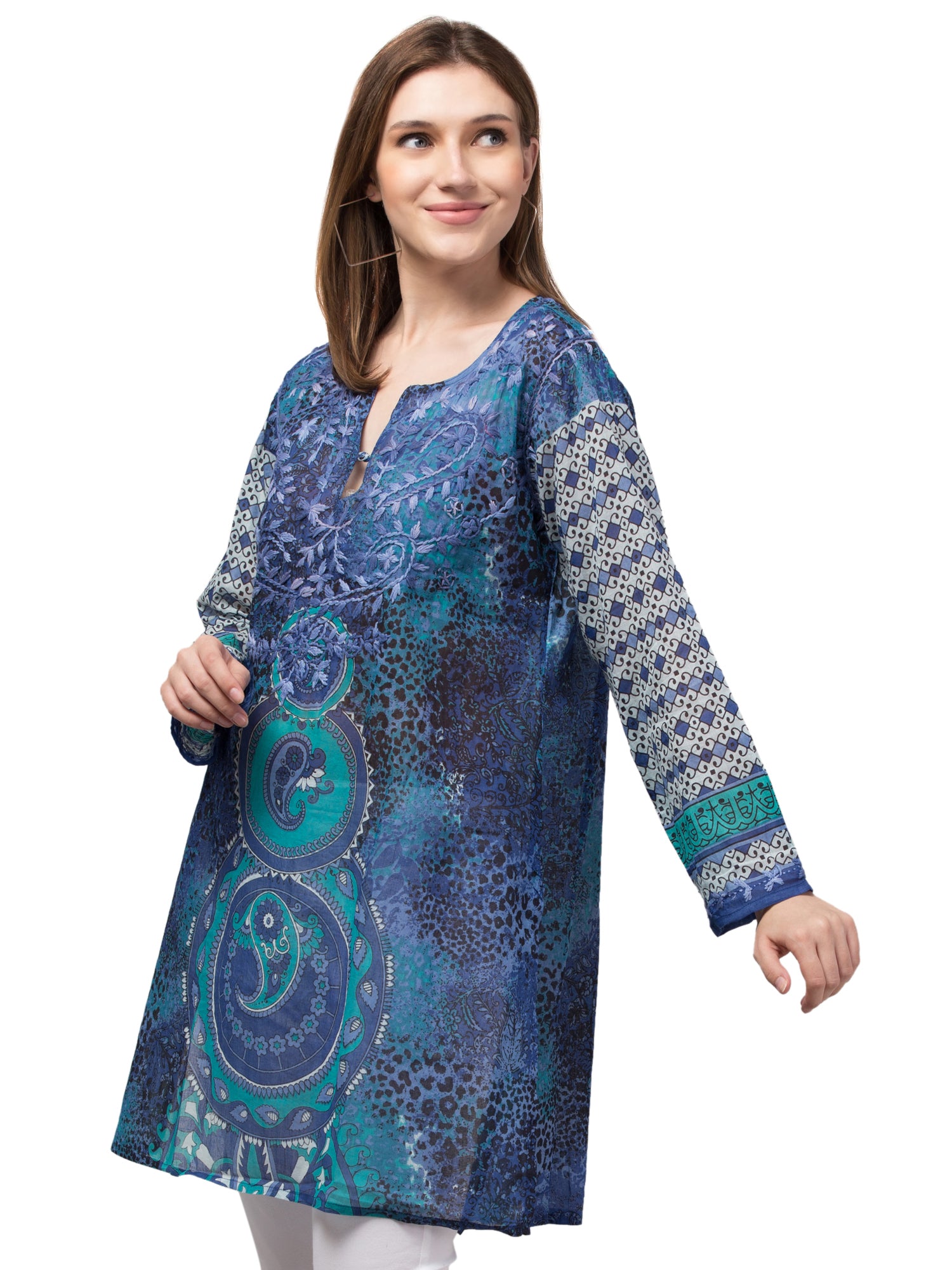 Star Succes Tunic made from 100% Indian cotton, showcasing intricate craftsmanship and elegant design.