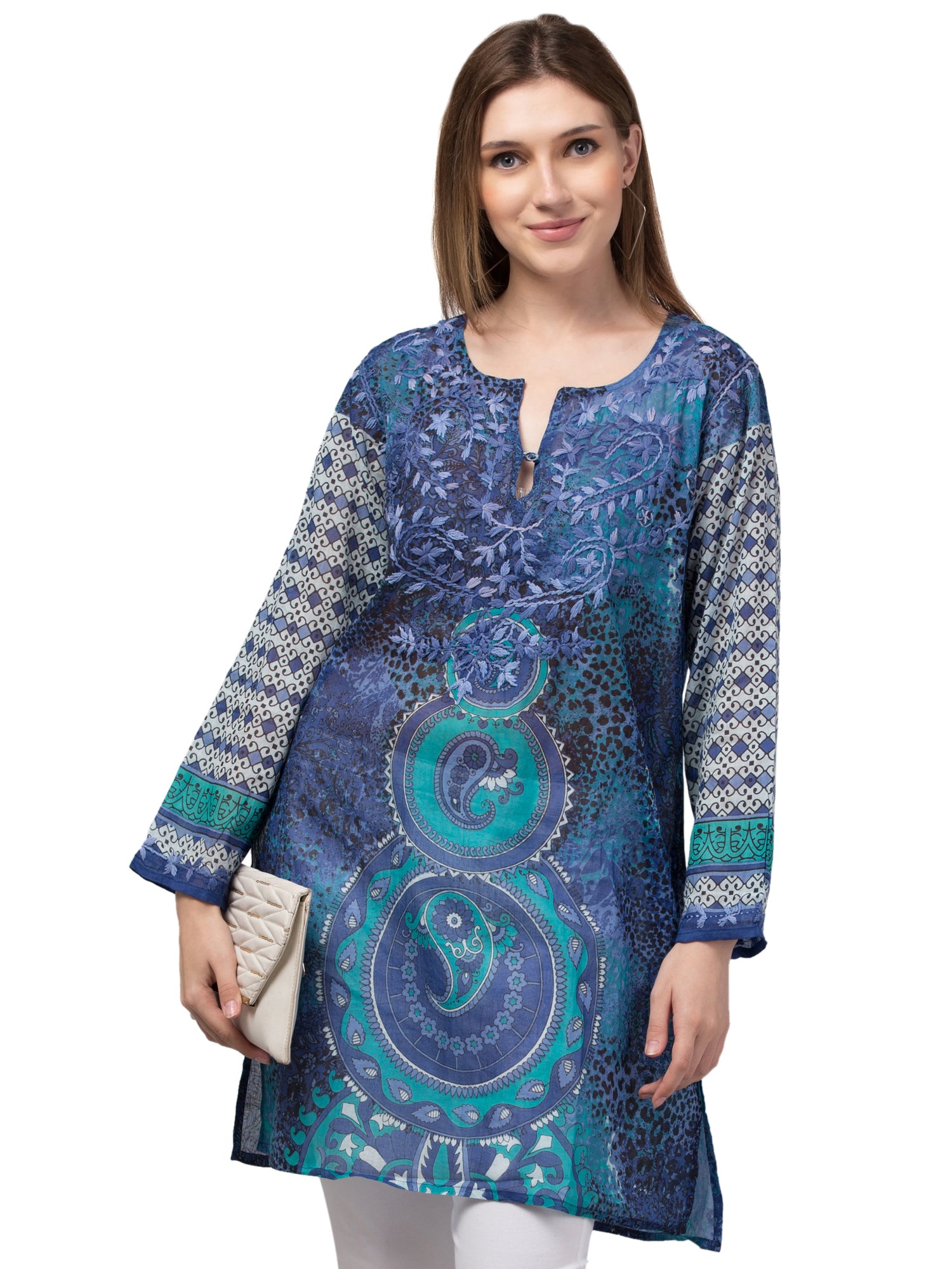 Star Succes Tunic made from 100% Indian cotton, showcasing intricate craftsmanship and elegant design.