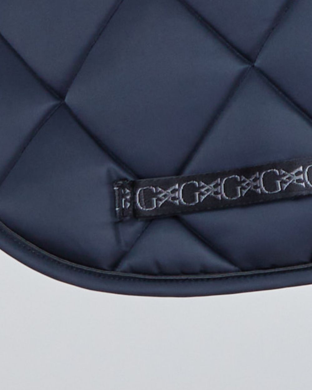 Supreme Saddle Pad Jump Black featuring 3D mesh channels and removable lining for optimal horse comfort.