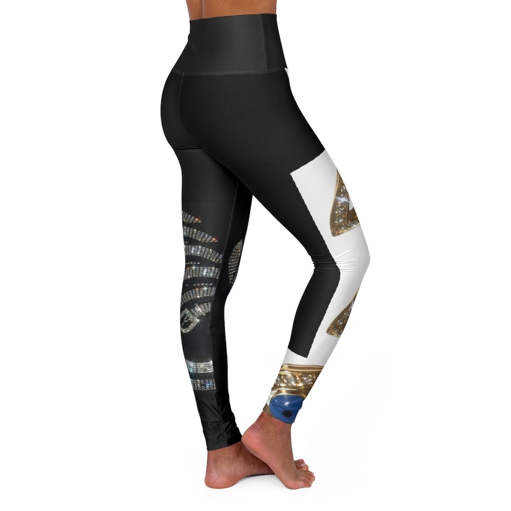 The Deja Yoga Legging in a stylish high-waisted design, showcasing a skinny fit and durable fabric.