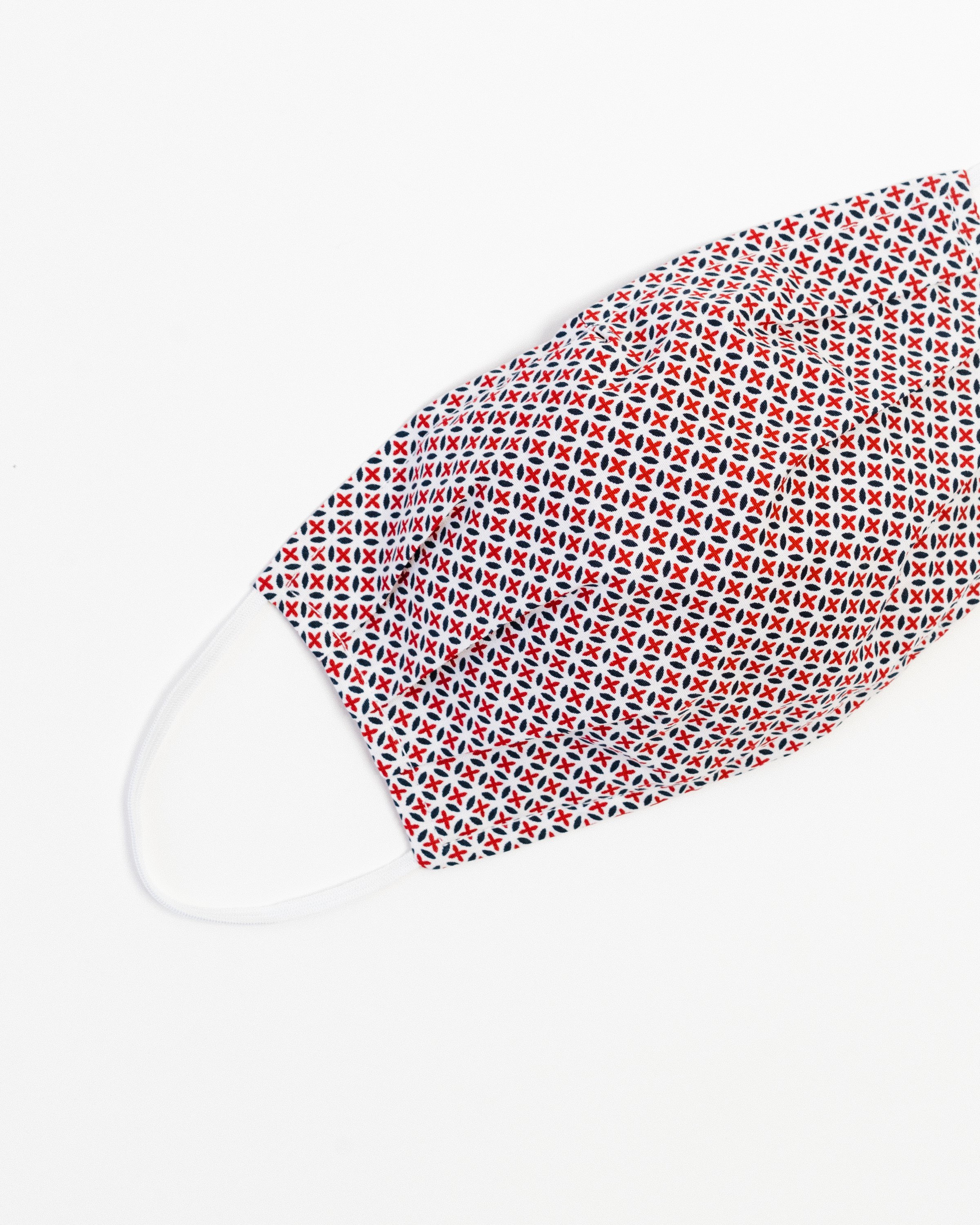 Tory Red Face Mask made of breathable cotton with pleats for comfort and a filter pocket.