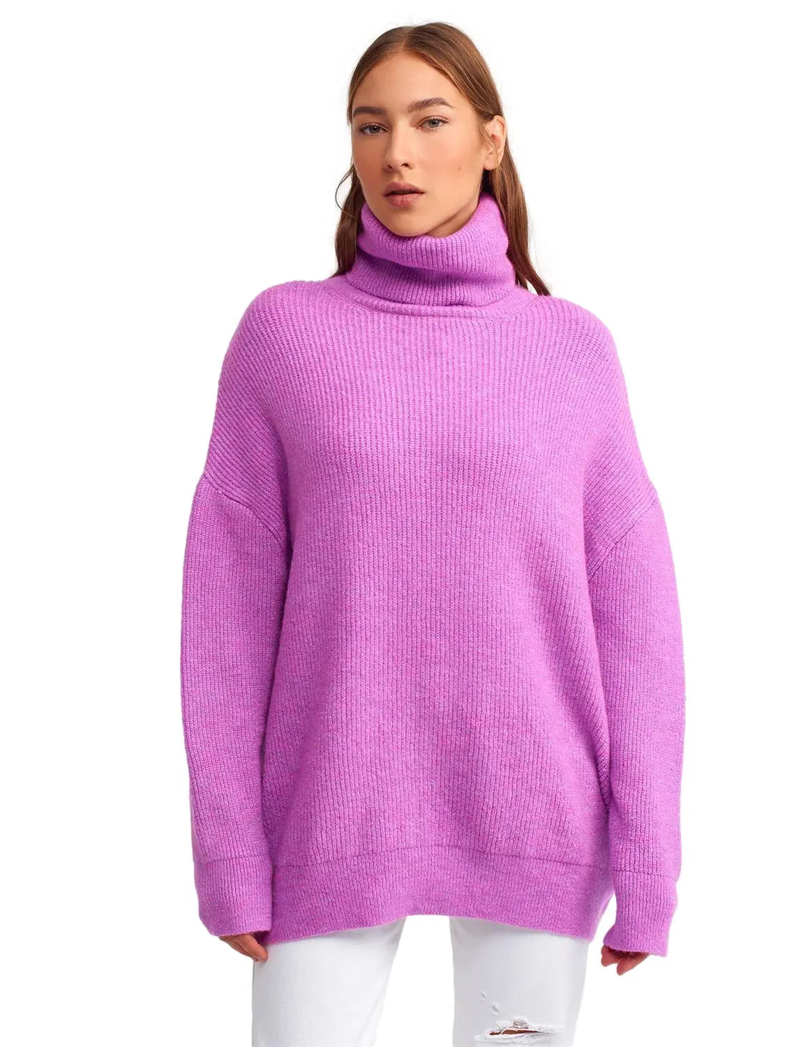 A cozy Turtleneck Wide Sweater in a soft acrylic-polyester blend, featuring a relaxed fit and stylish turtleneck design.