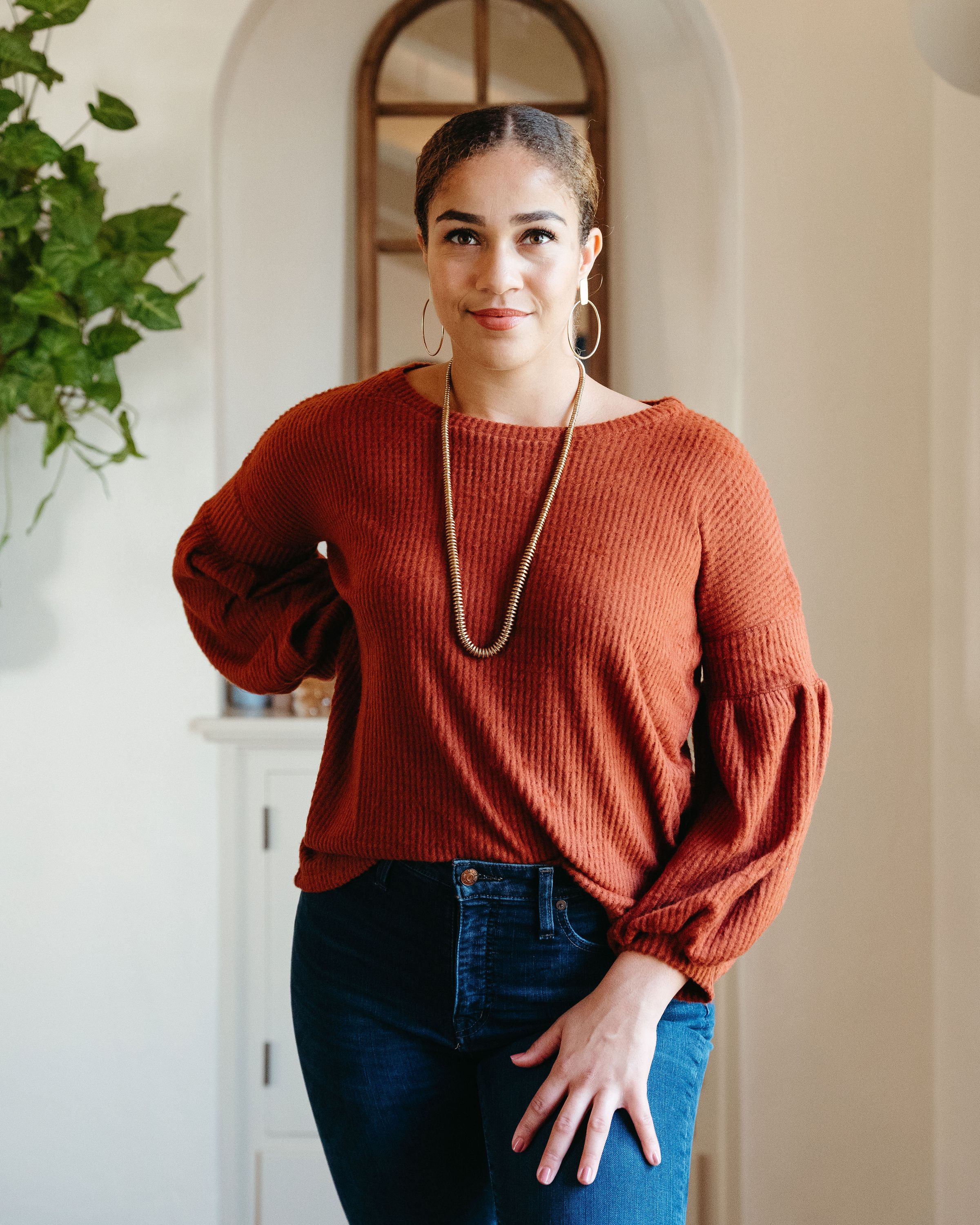 Urban Cozy Blouse in Brown featuring textured fabric and stylish cuffs, perfect for casual and dressy occasions.