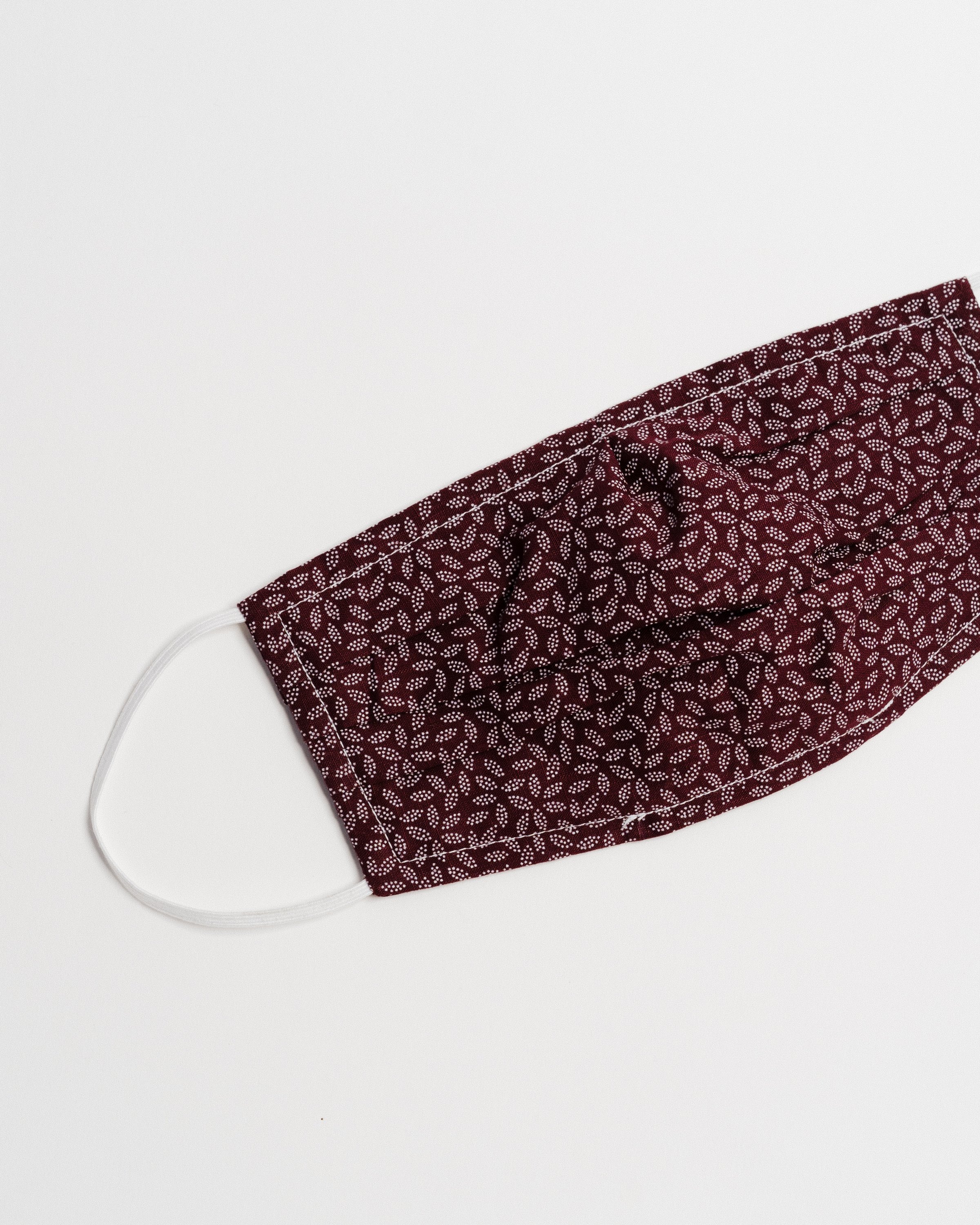 Vineyard Wine Face Mask made of breathable cotton with pleats for comfort and a filter pocket.