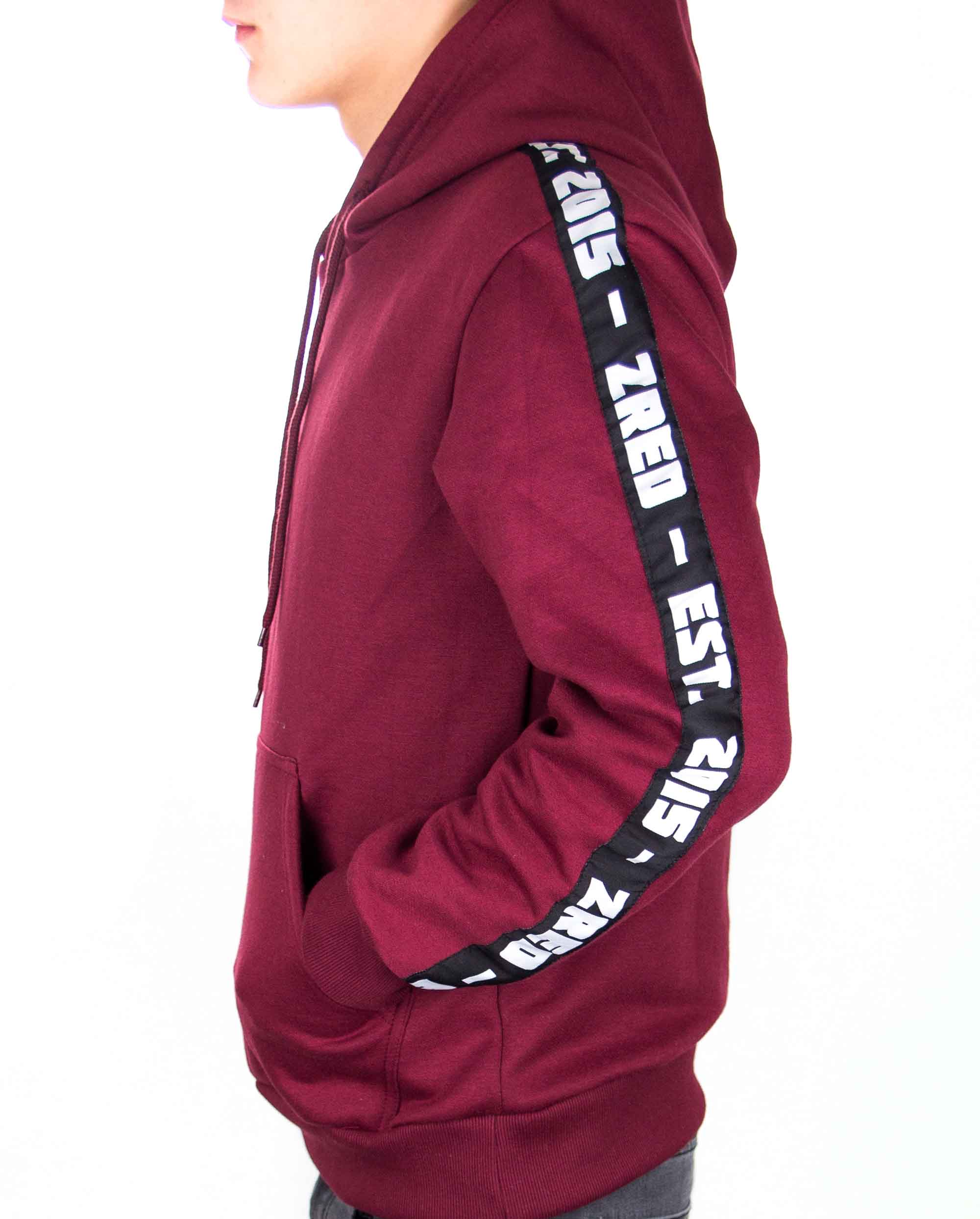 ZRED Origin Hoodie in burgundy für Herren, stilvoll und bequem, ideal für kältere Tage.