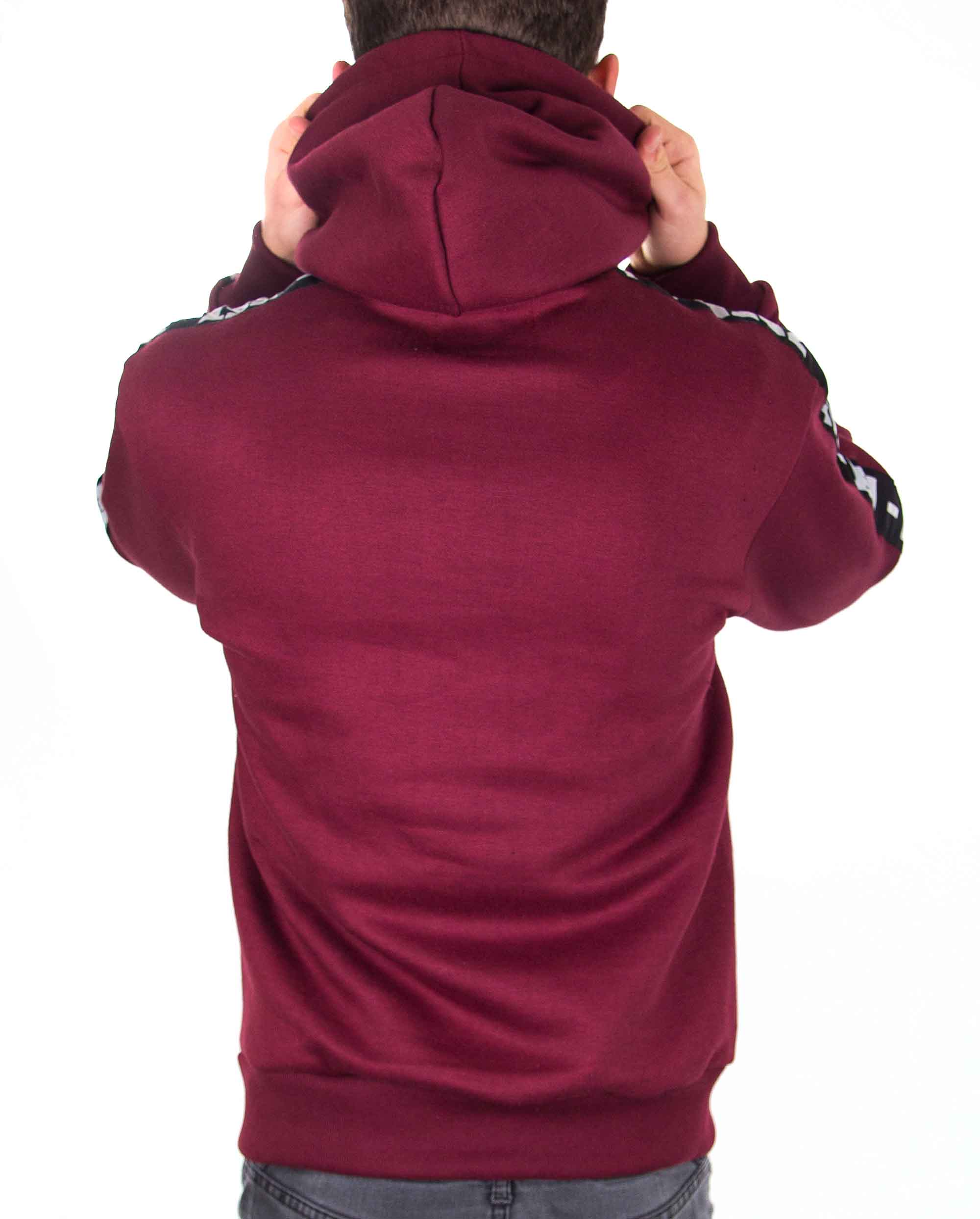 ZRED Origin Hoodie in burgundy für Herren, stilvoll und bequem, ideal für kältere Tage.